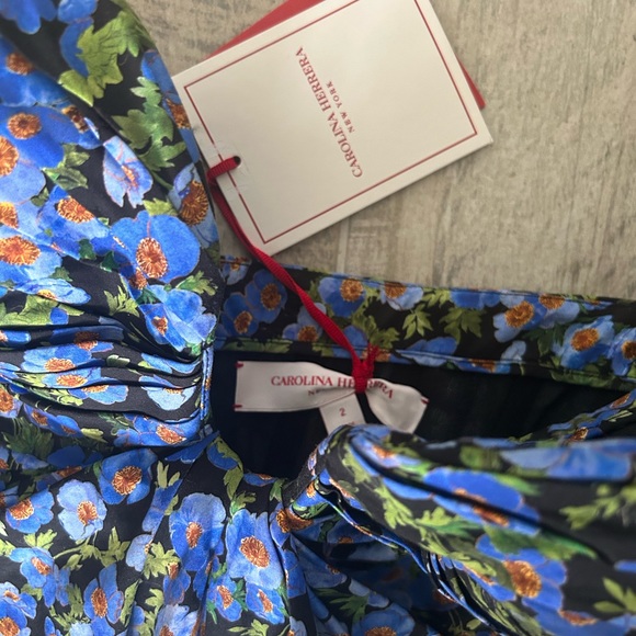 Carolina Herrera
Women's Blue Floral Belted Top - Picture 6 of 7